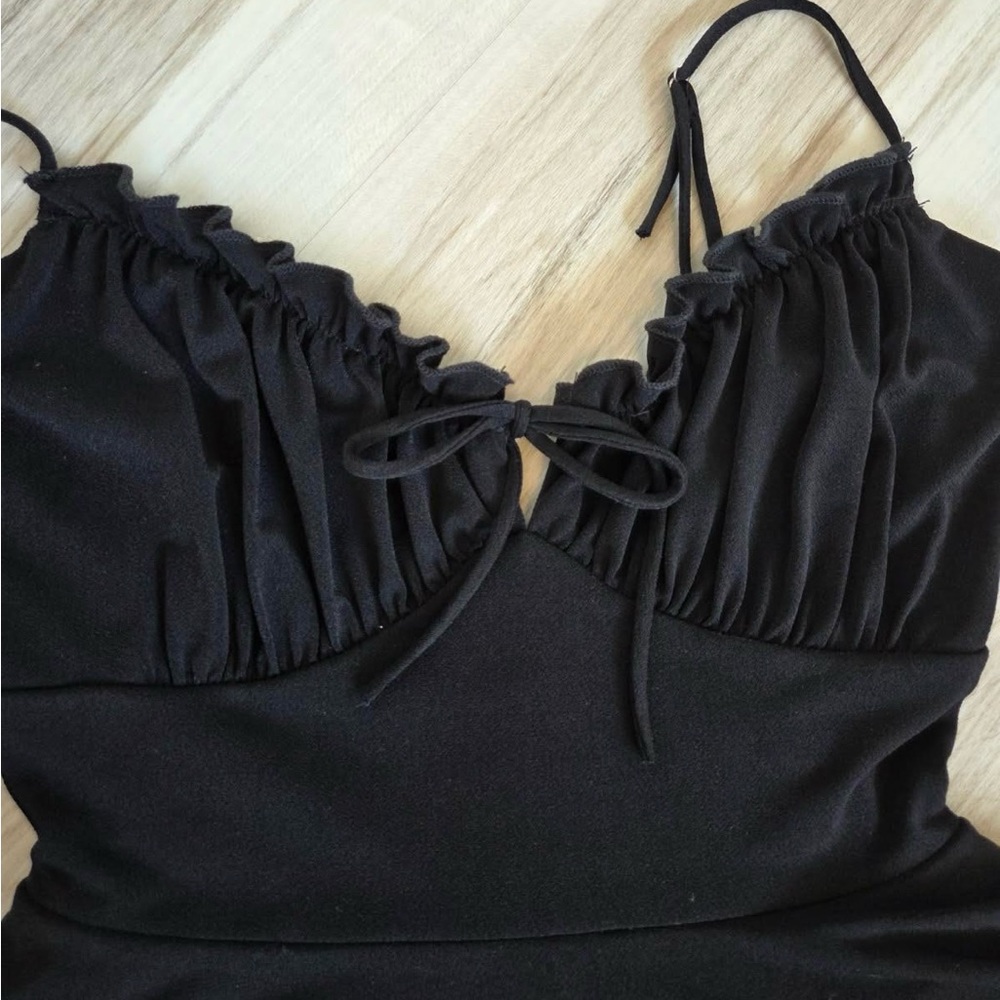 Windsor Black Tie Back Layered Romper Women’s Size Medium – NWOT - Picture 3 of 6